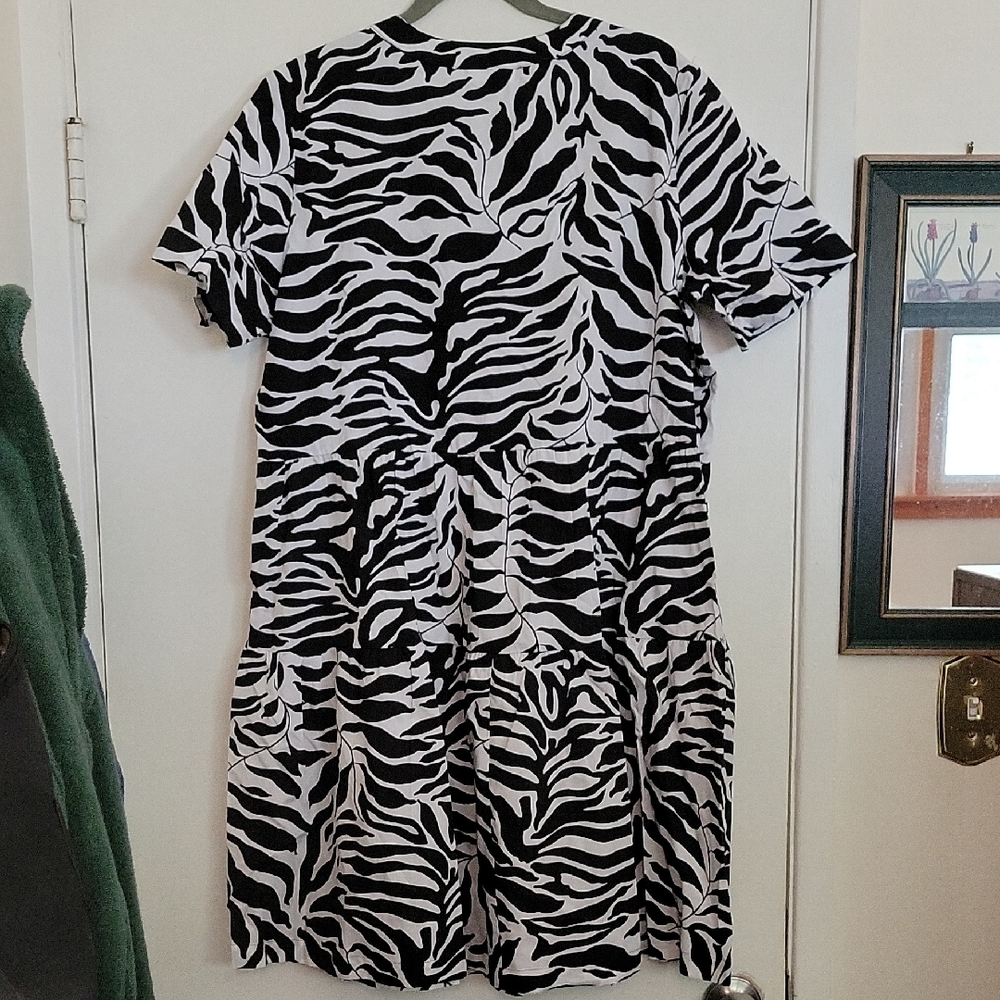 Chico's Black and White Patterned Dress - Picture 3 of 6